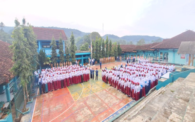 PELAKSANAAN MPLS SMPN 1 CIKIDANG TAHUN PELAJARAN 2025/2026
